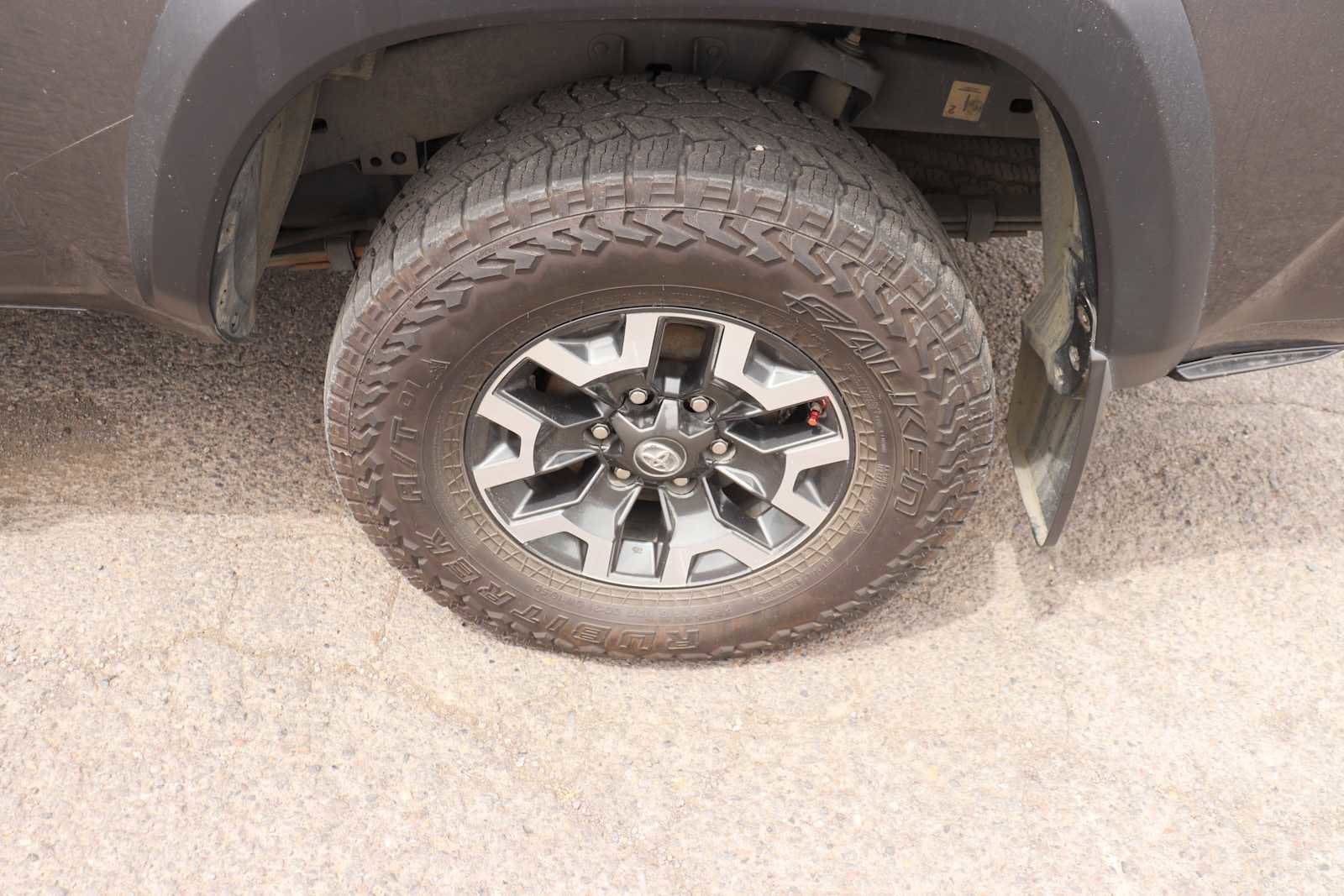 Thumbnail: 2018 Toyota Tacoma - 9