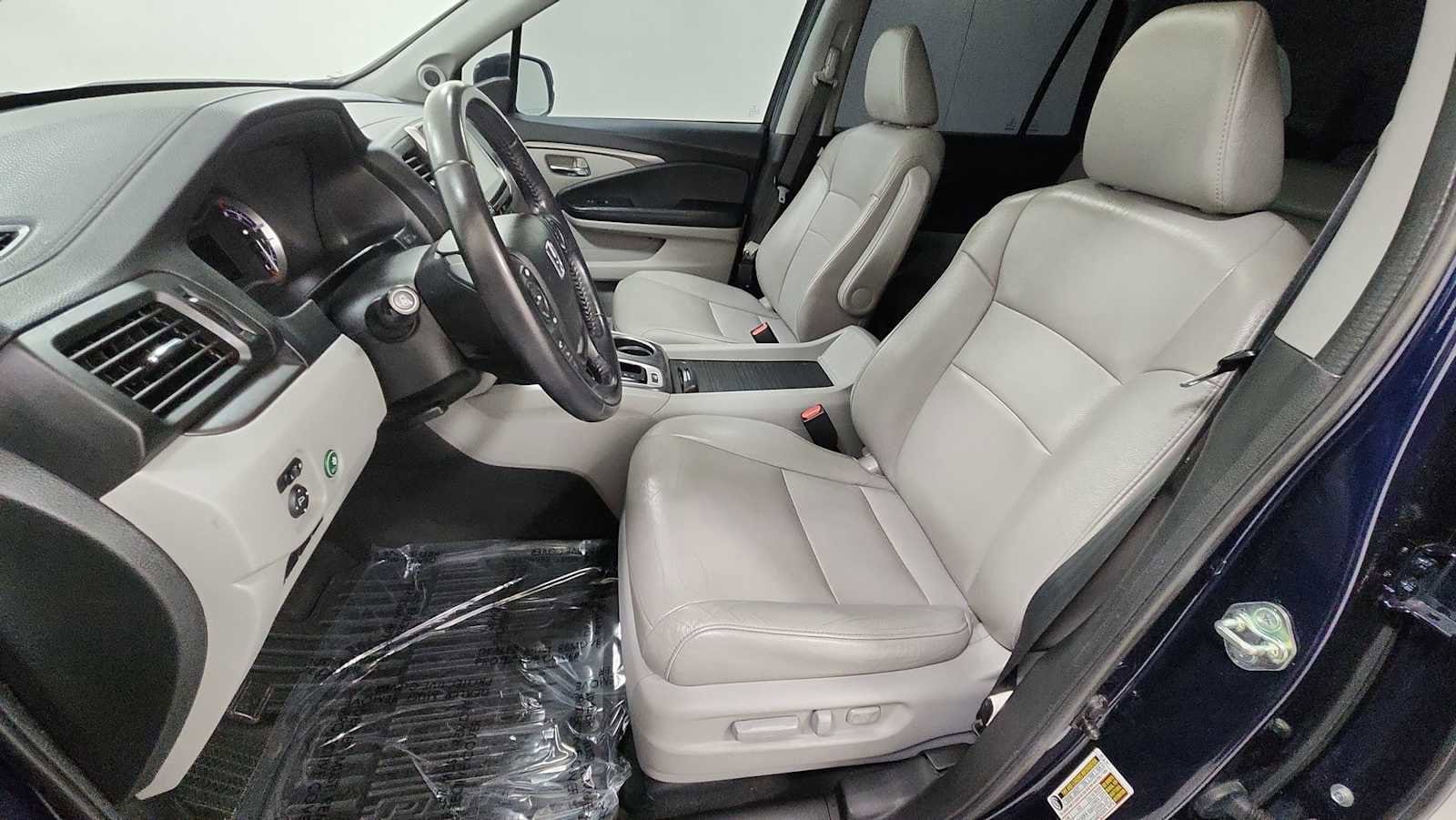 Thumbnail: 2017 Honda Pilot - 13