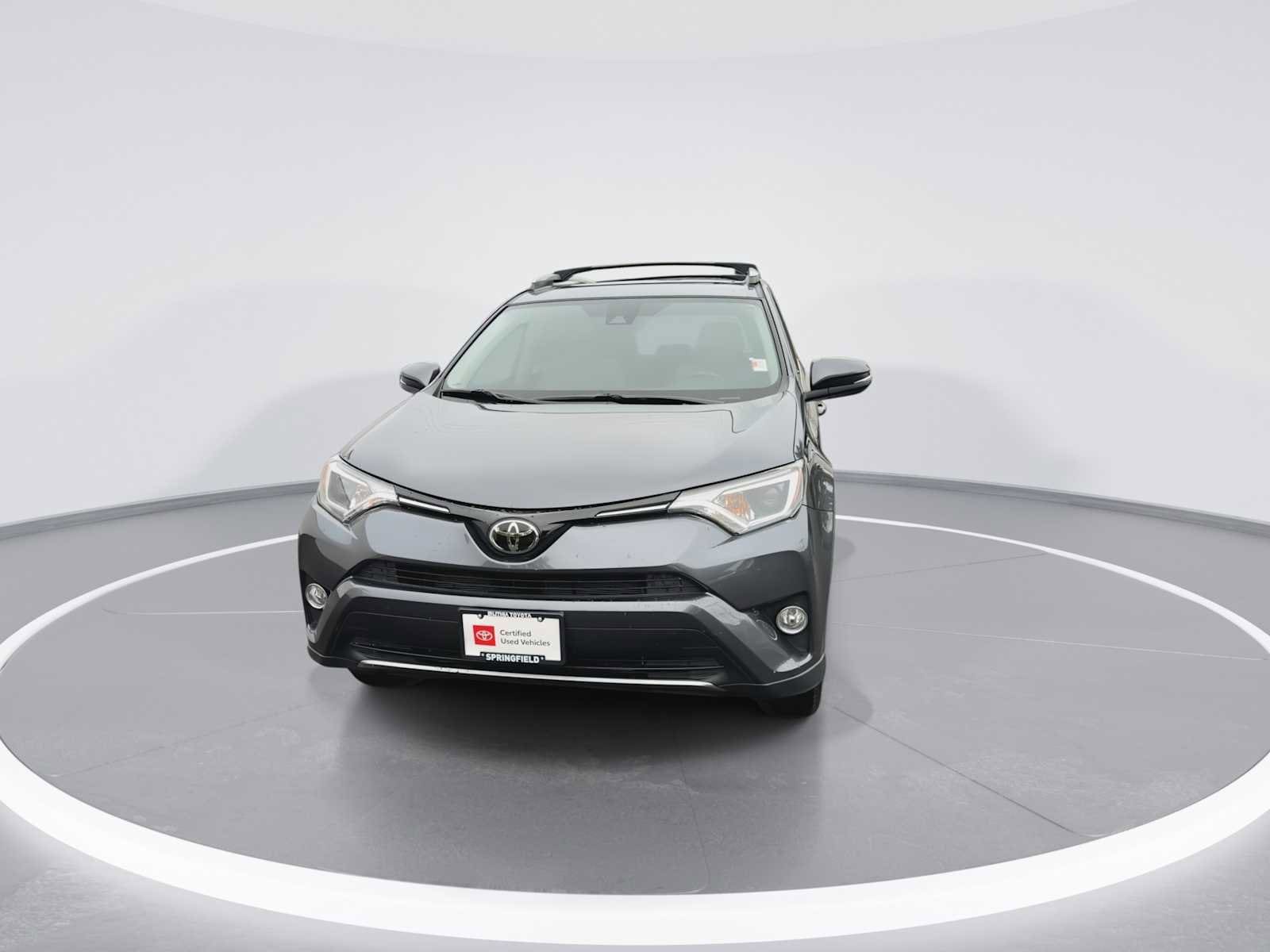 Thumbnail: 2018 Toyota RAV4 - 3