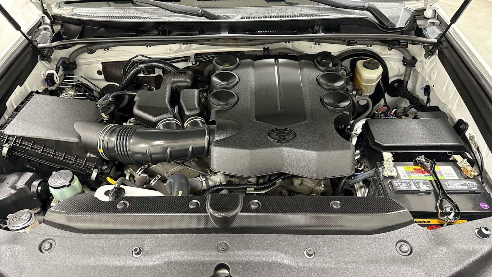Thumbnail: 2016 Toyota 4Runner - 31