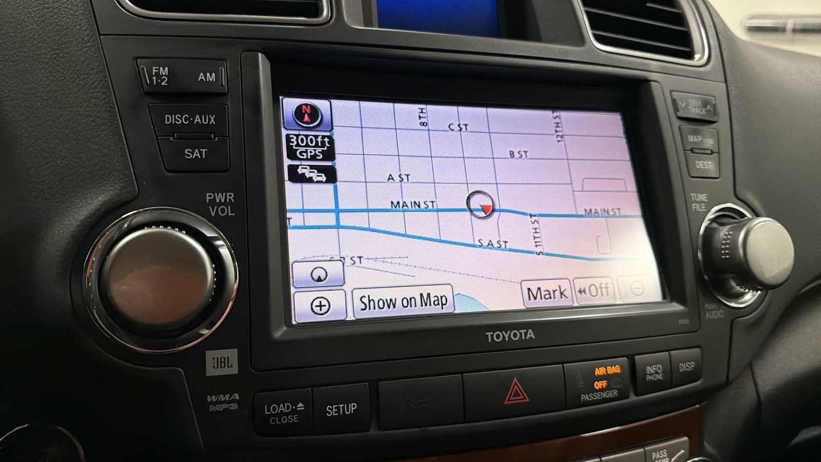 Thumbnail: 2011 Toyota Highlander - 20