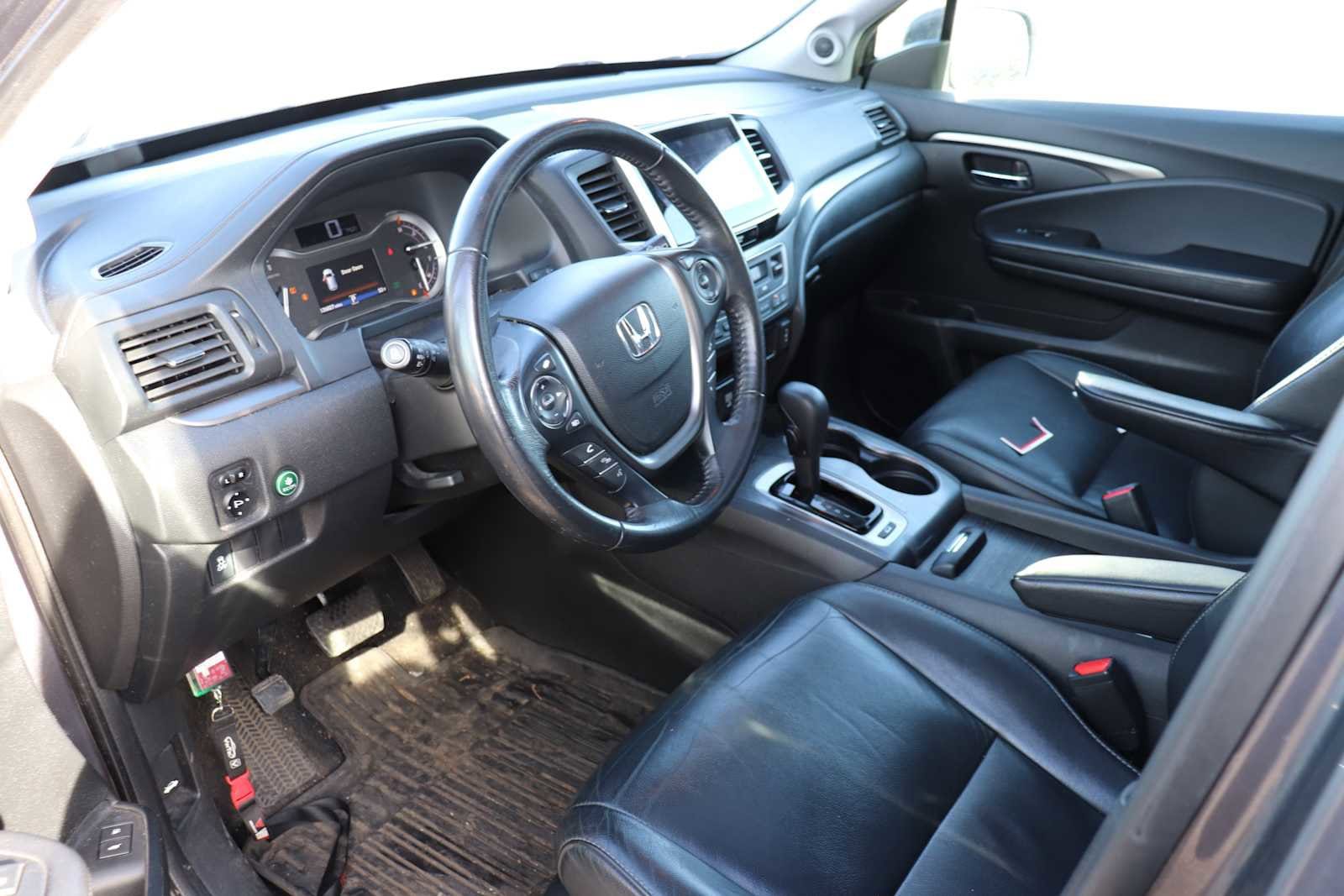 Thumbnail: 2018 Honda Pilot - 10