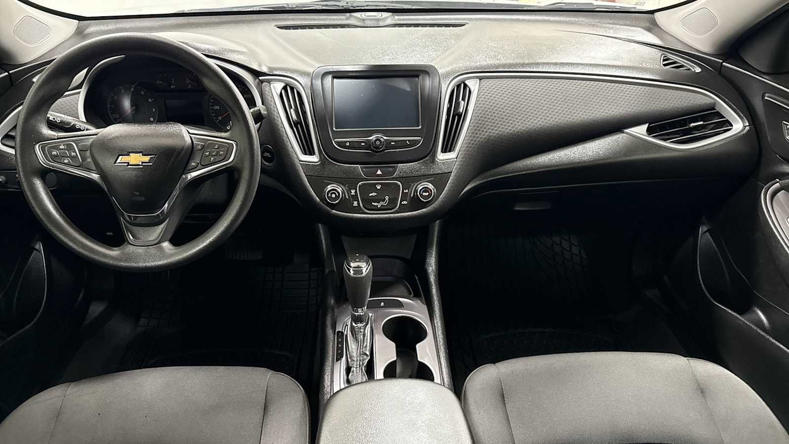 Thumbnail: 2018 Chevrolet Malibu - 25