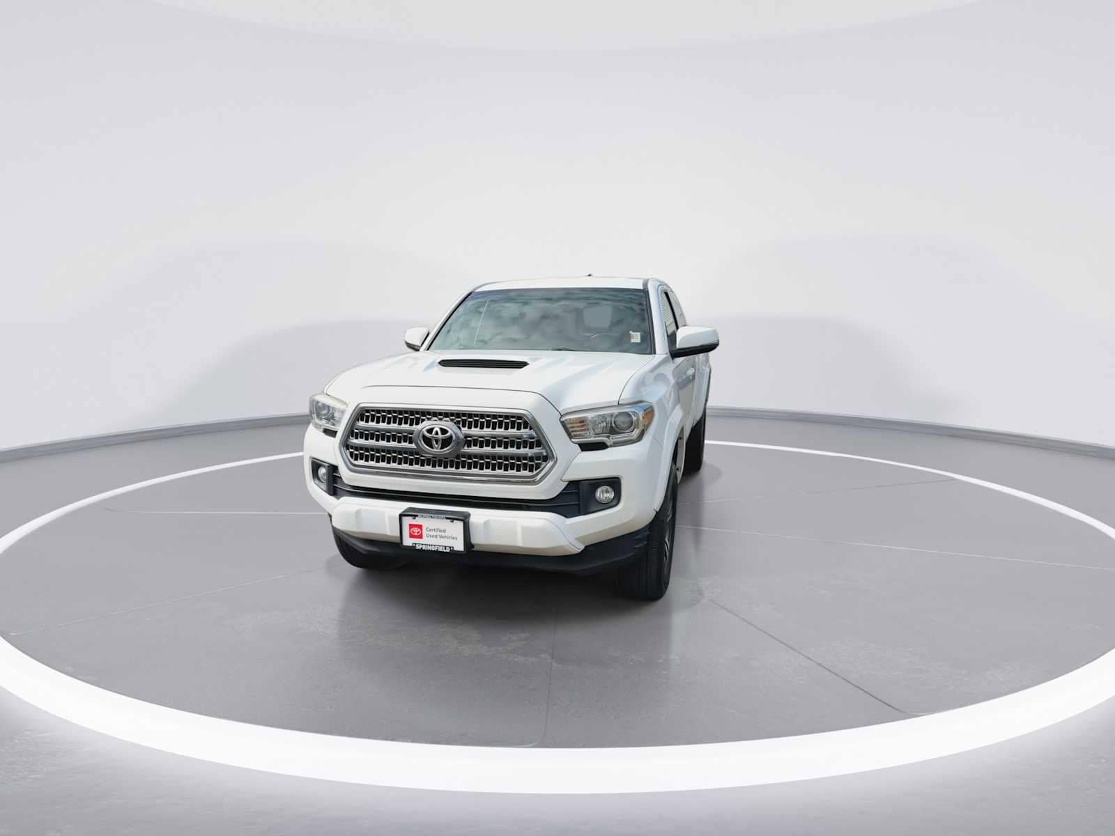 Thumbnail: 2016 Toyota Tacoma - 3