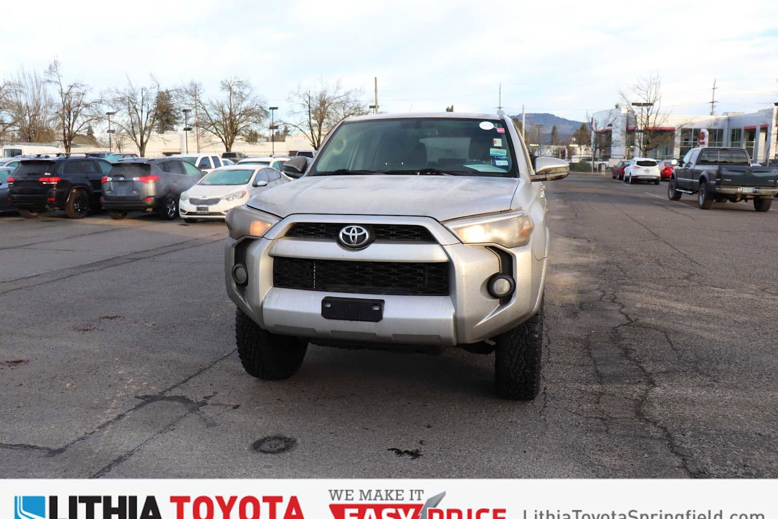 2016 Toyota 4Runner SR5's photo