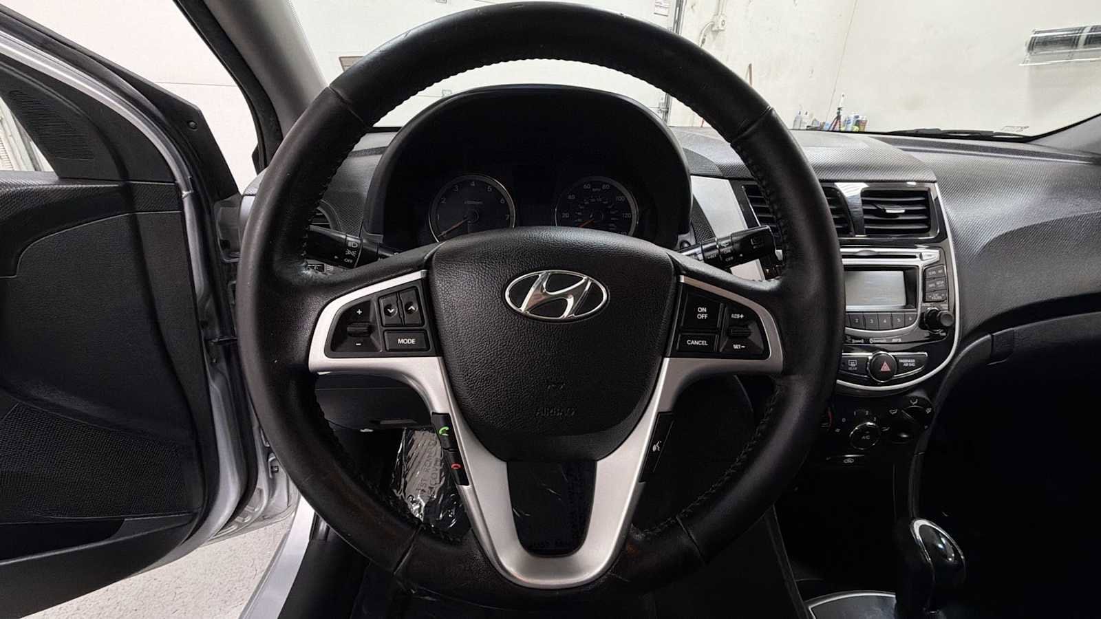 Thumbnail: 2012 Hyundai Accent - 16