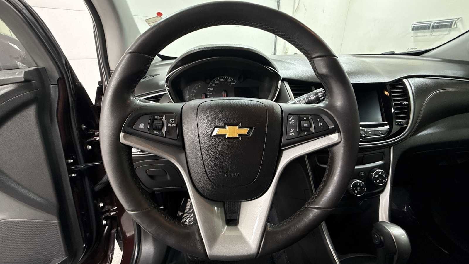 Thumbnail: 2022 Chevrolet Trax - 16