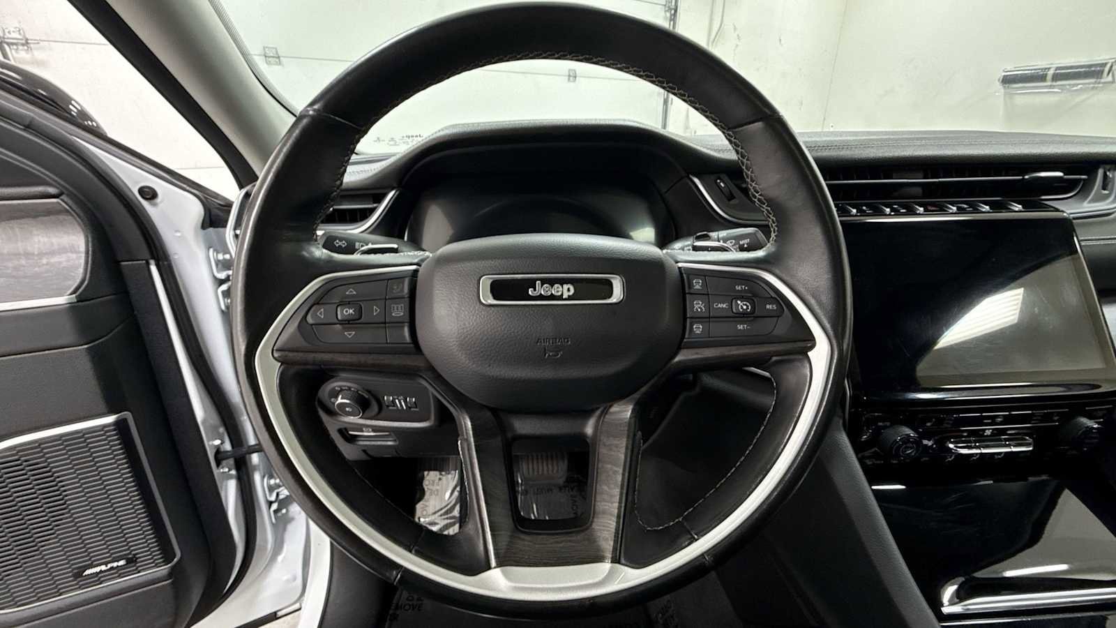 Thumbnail: 2021 Jeep Grand Cherokee L - 16