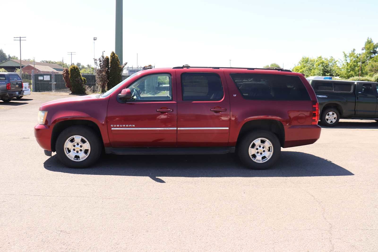 Thumbnail: 2010 Chevrolet Suburban - 8