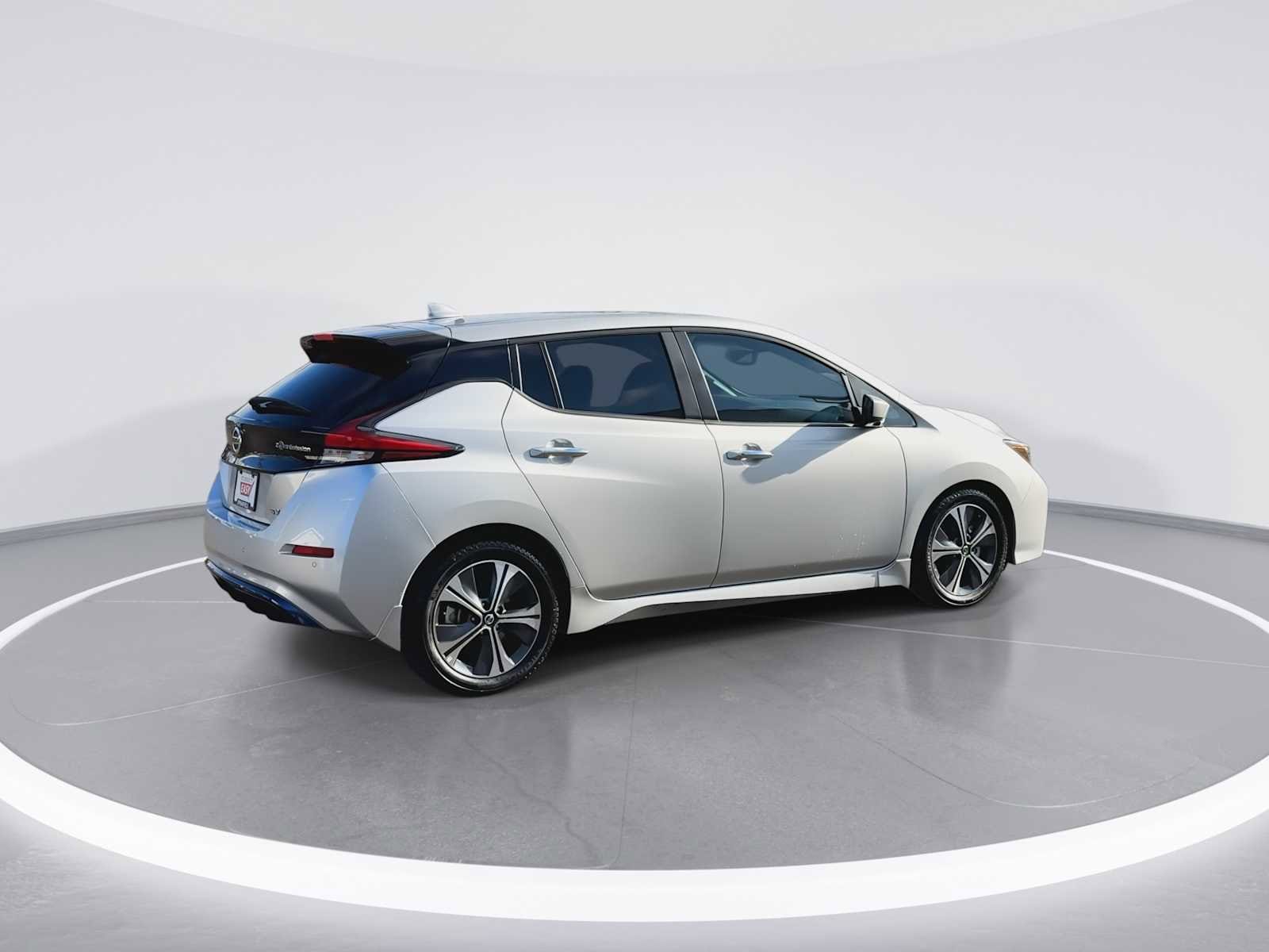 Thumbnail: 2021 Nissan Leaf - 8