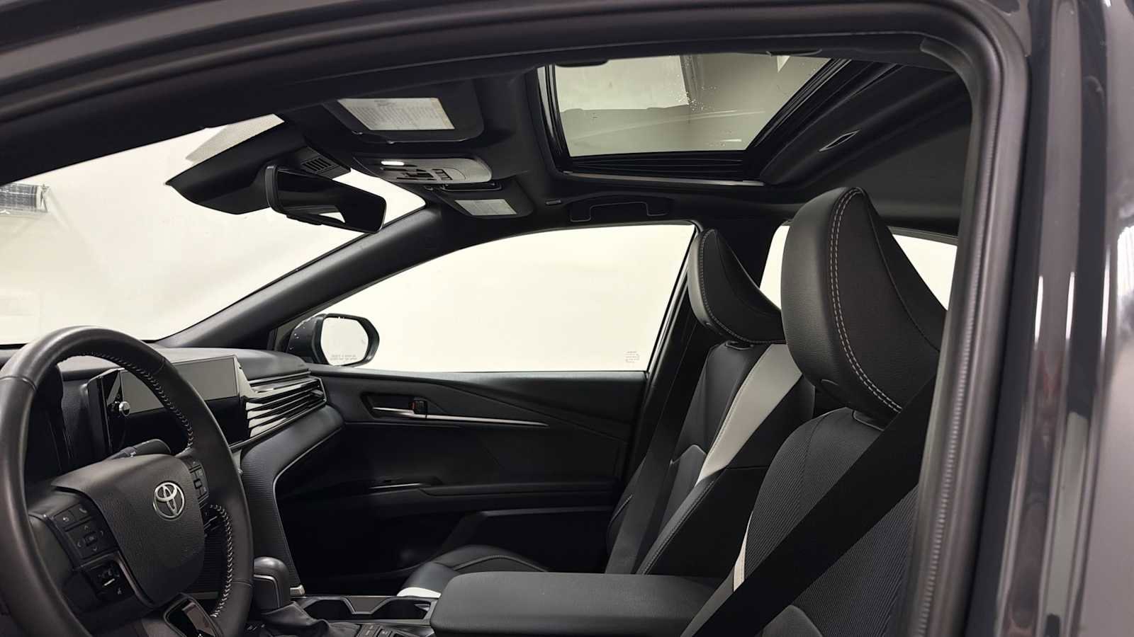 Thumbnail: 2025 Toyota Camry - 24