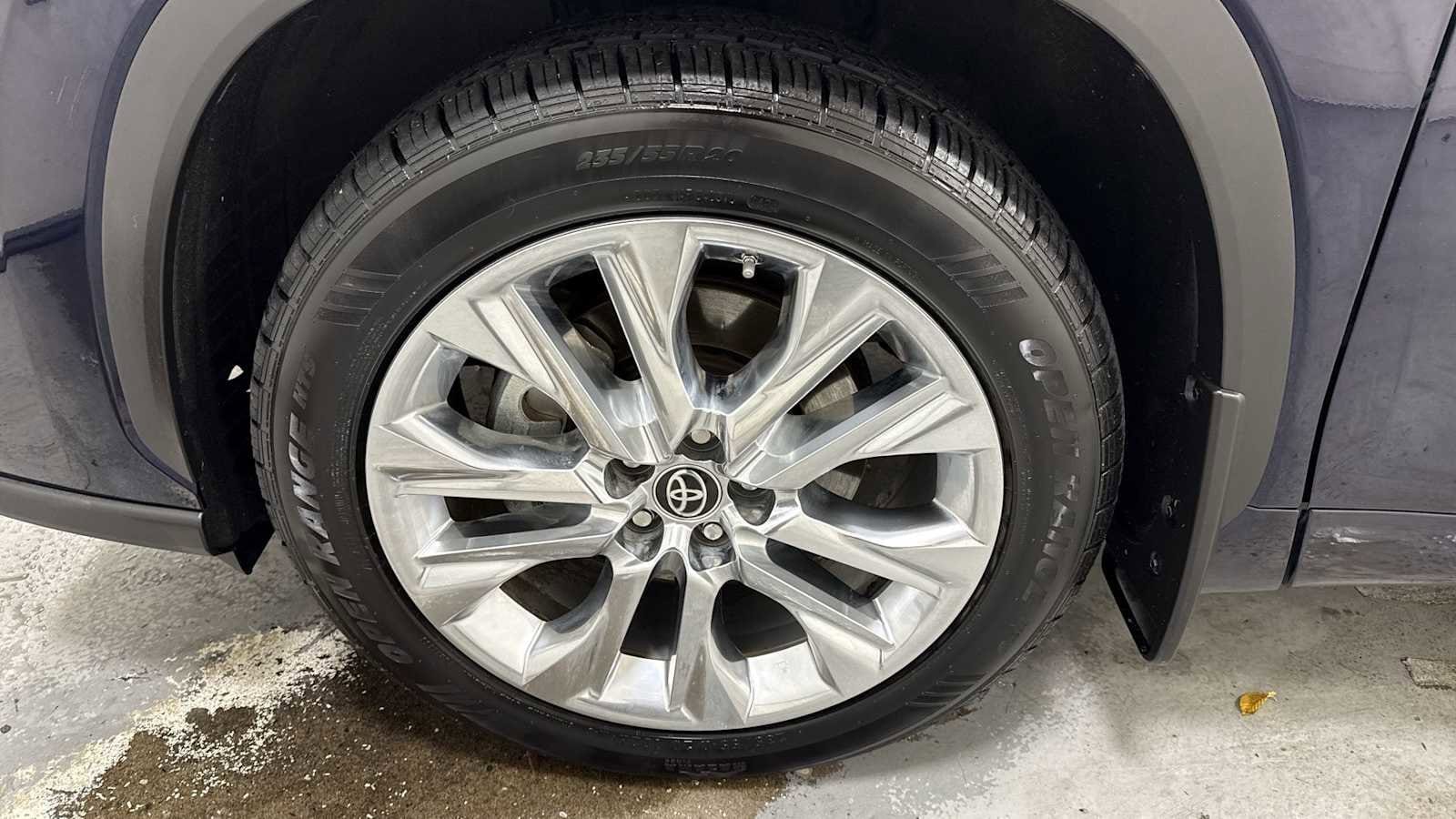 Thumbnail: 2021 Toyota Highlander - 10