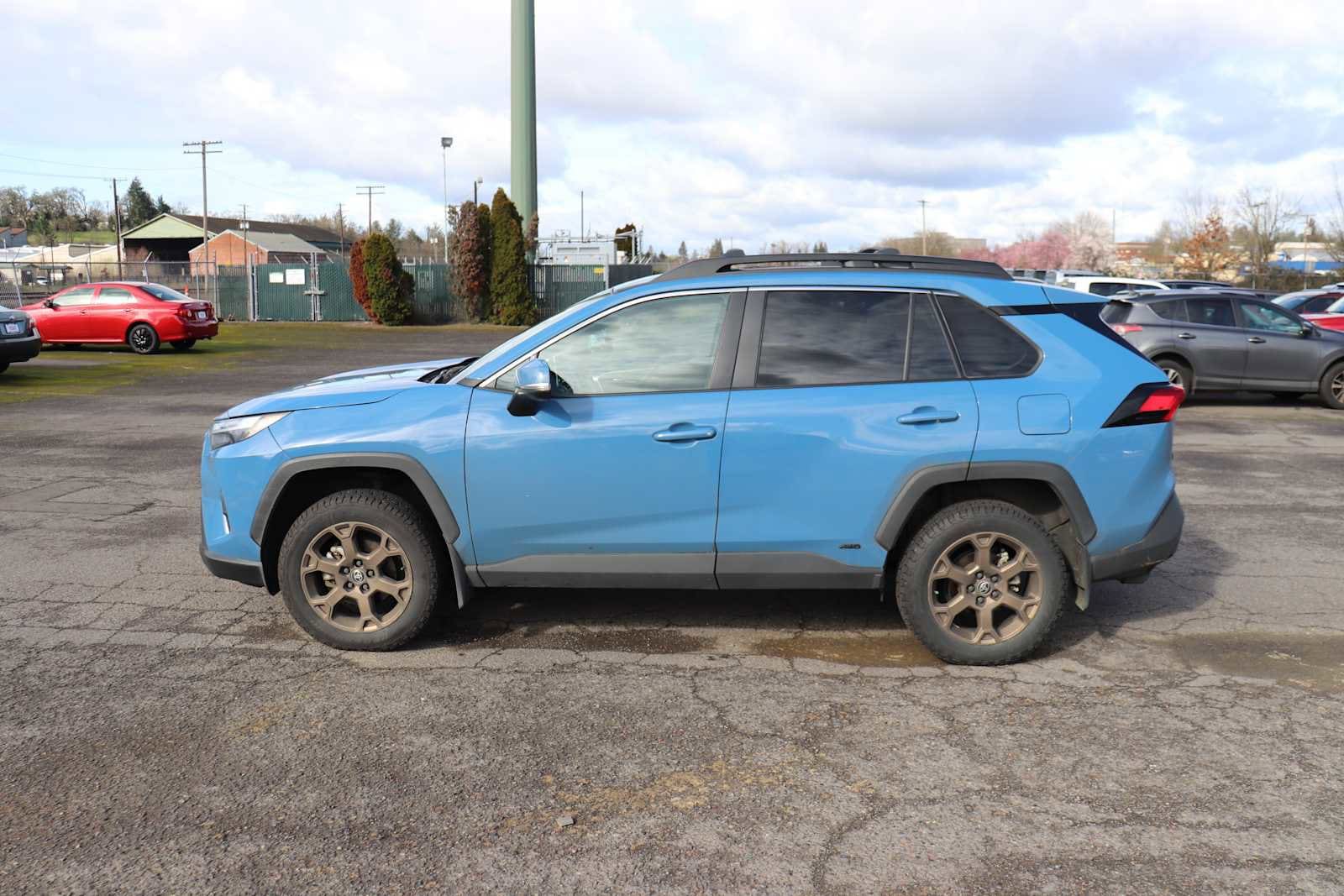 Thumbnail: 2023 Toyota RAV4 - 8