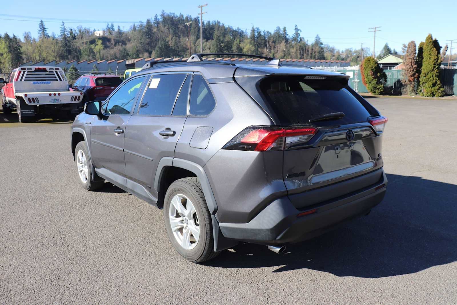 Thumbnail: 2021 Toyota RAV4 - 7