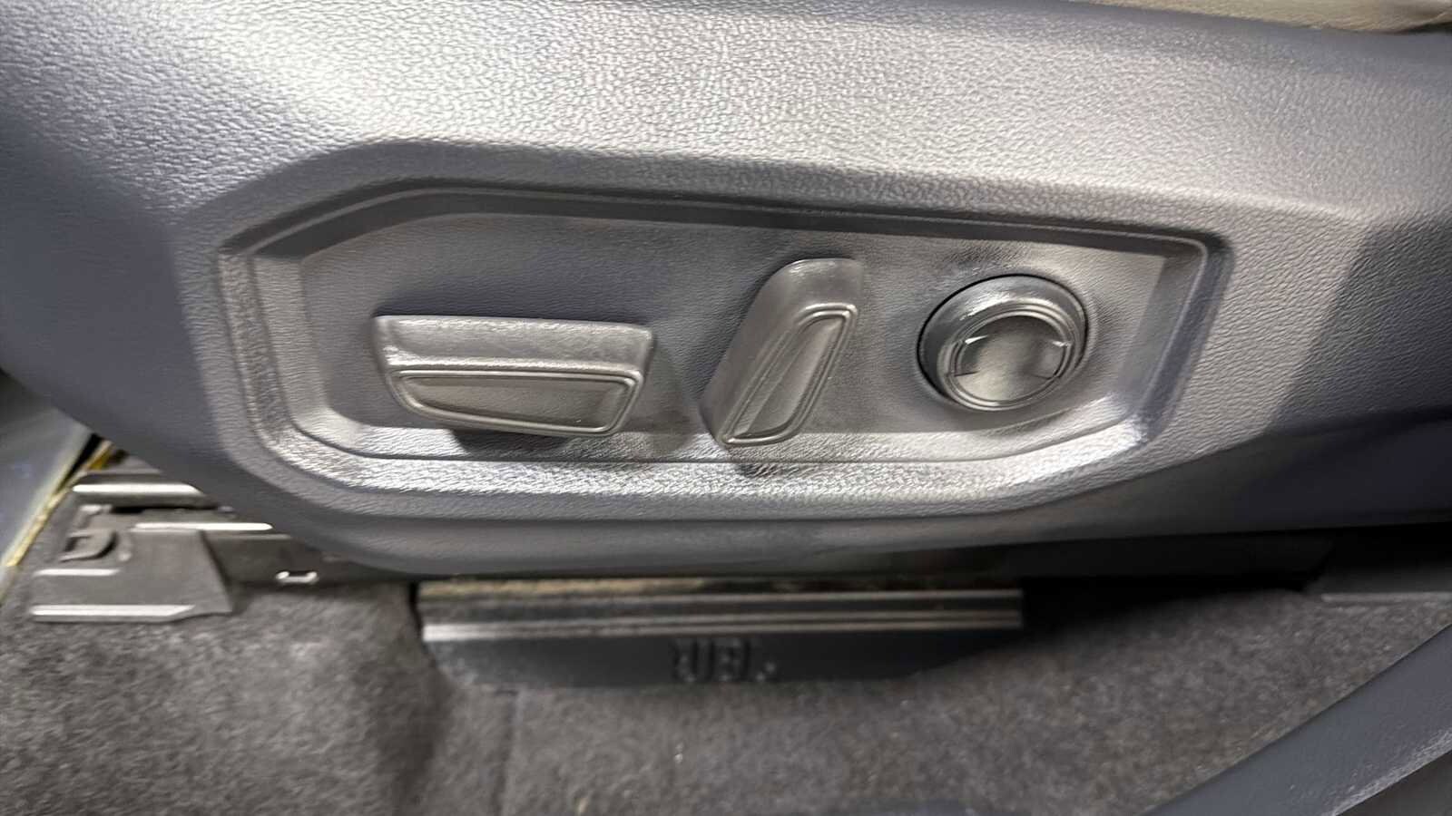 Thumbnail: 2024 Toyota Tundra - 14