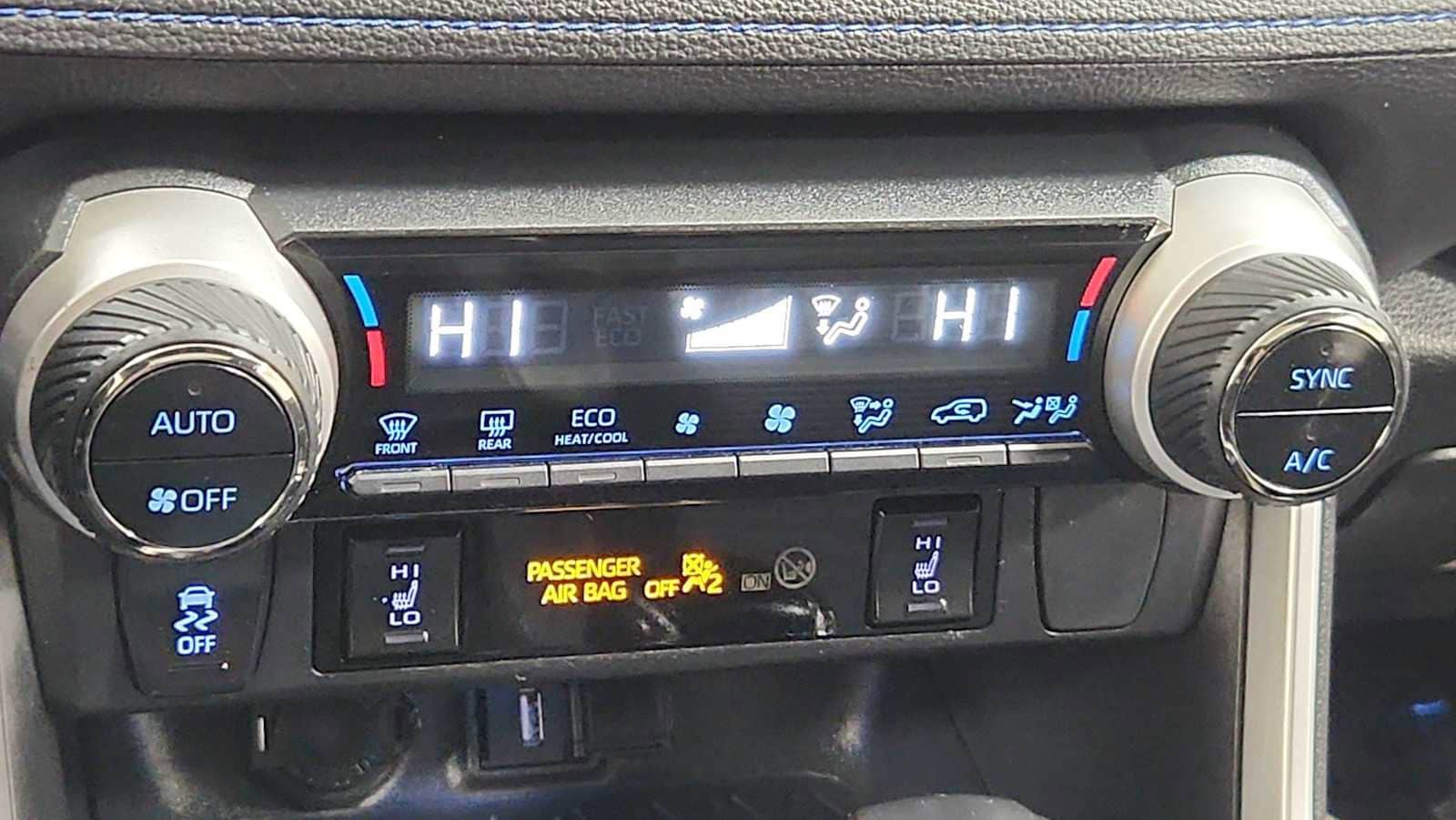 Thumbnail: 2020 Toyota RAV4 - 21