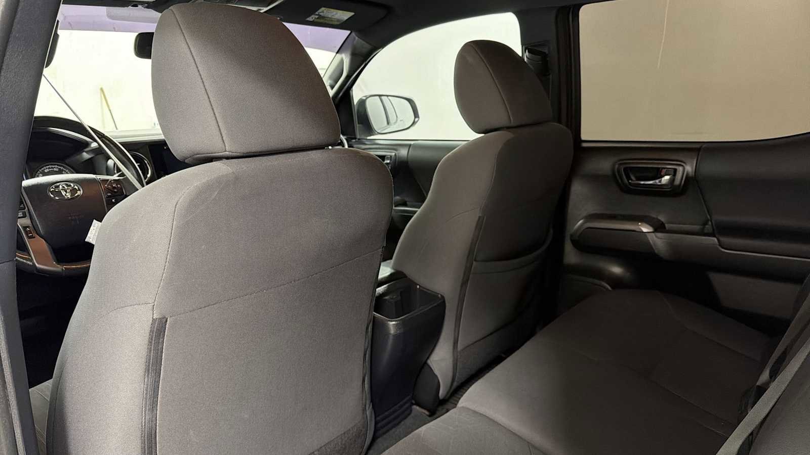 Thumbnail: 2018 Toyota Tacoma - 25