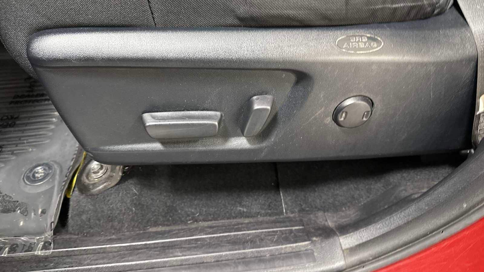 Thumbnail: 2017 Toyota Tundra - 14