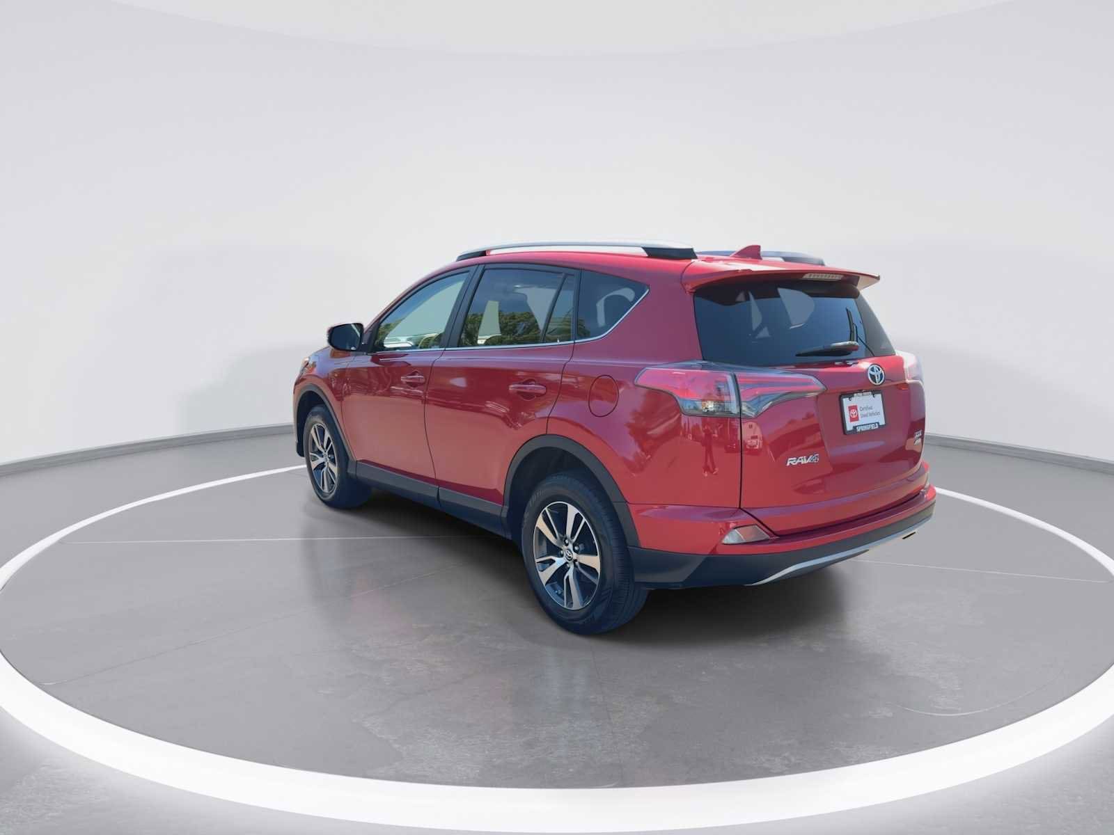 Thumbnail: 2017 Toyota RAV4 - 6