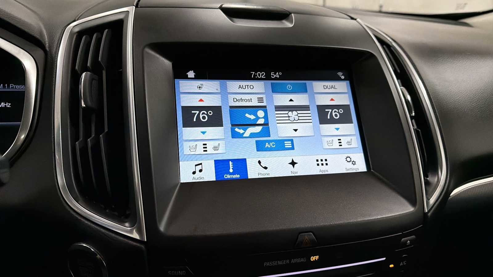 Thumbnail: 2017 Ford Edge - 21