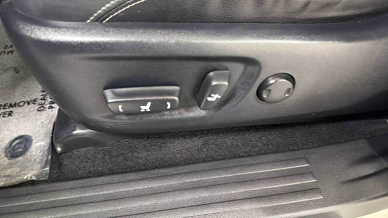 Thumbnail: 2015 Toyota 4Runner - 14