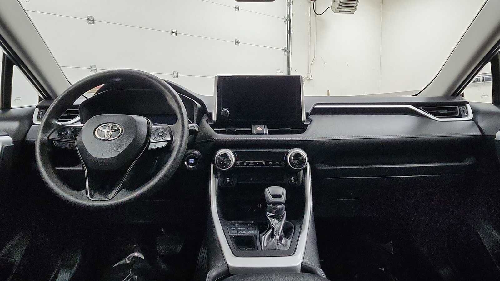 Thumbnail: 2025 Toyota RAV4 - 26