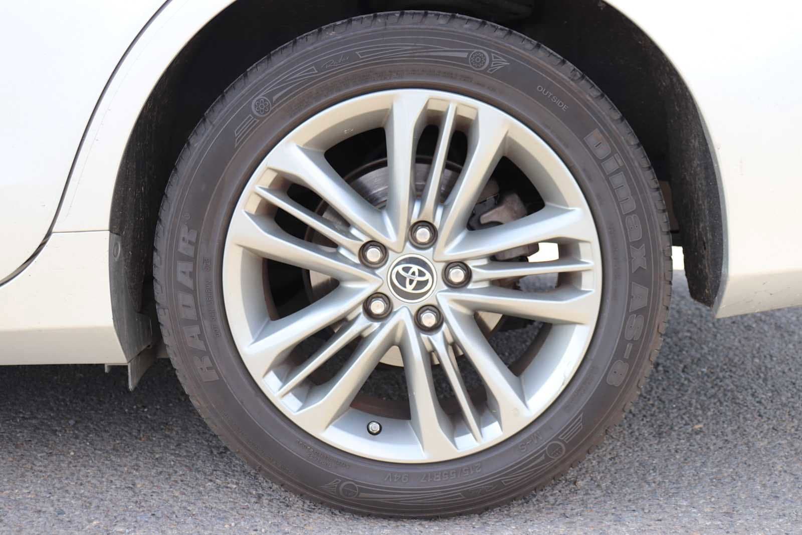 Thumbnail: 2016 Toyota Camry - 9
