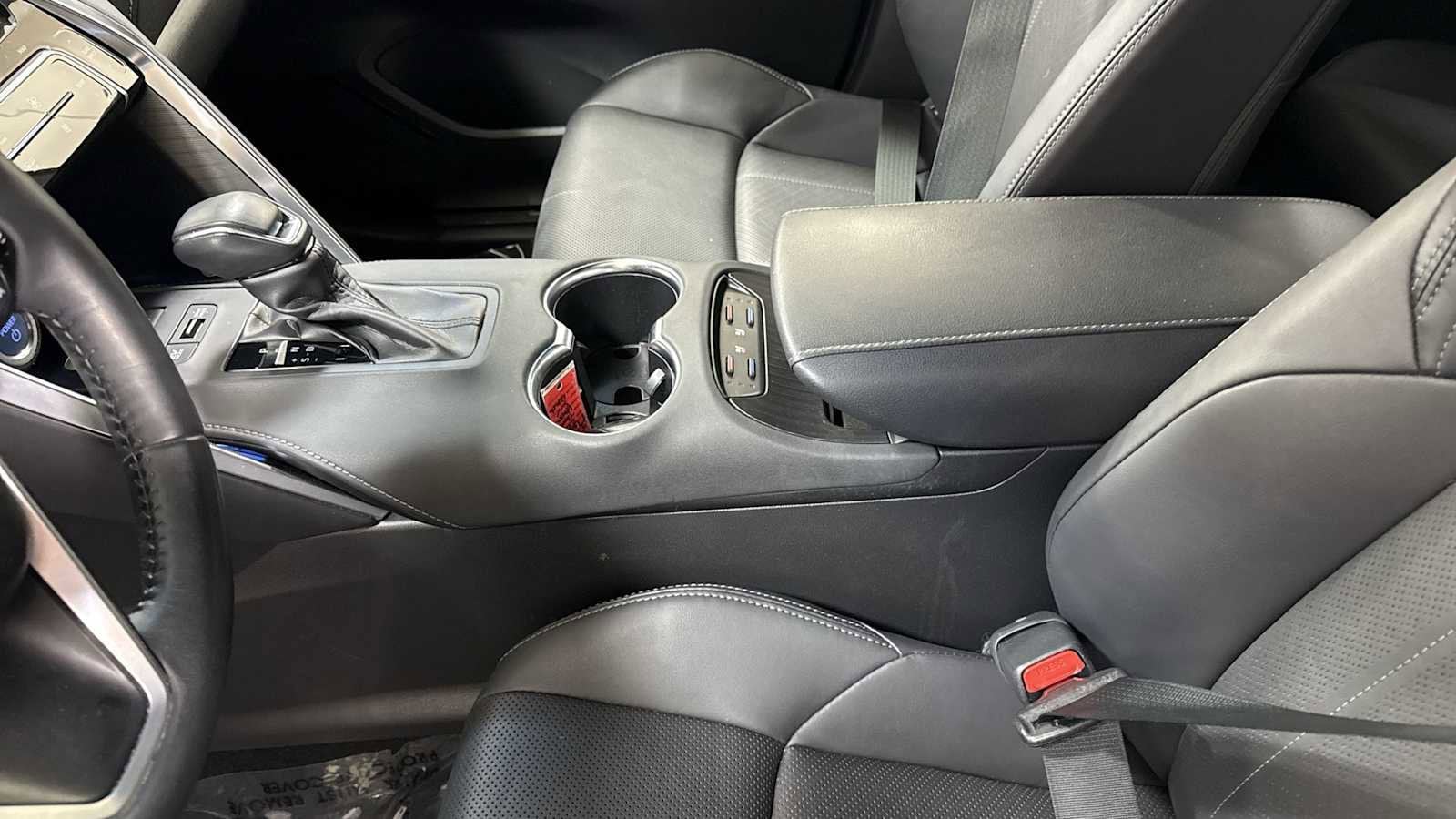 Thumbnail: 2022 Toyota Venza - 23