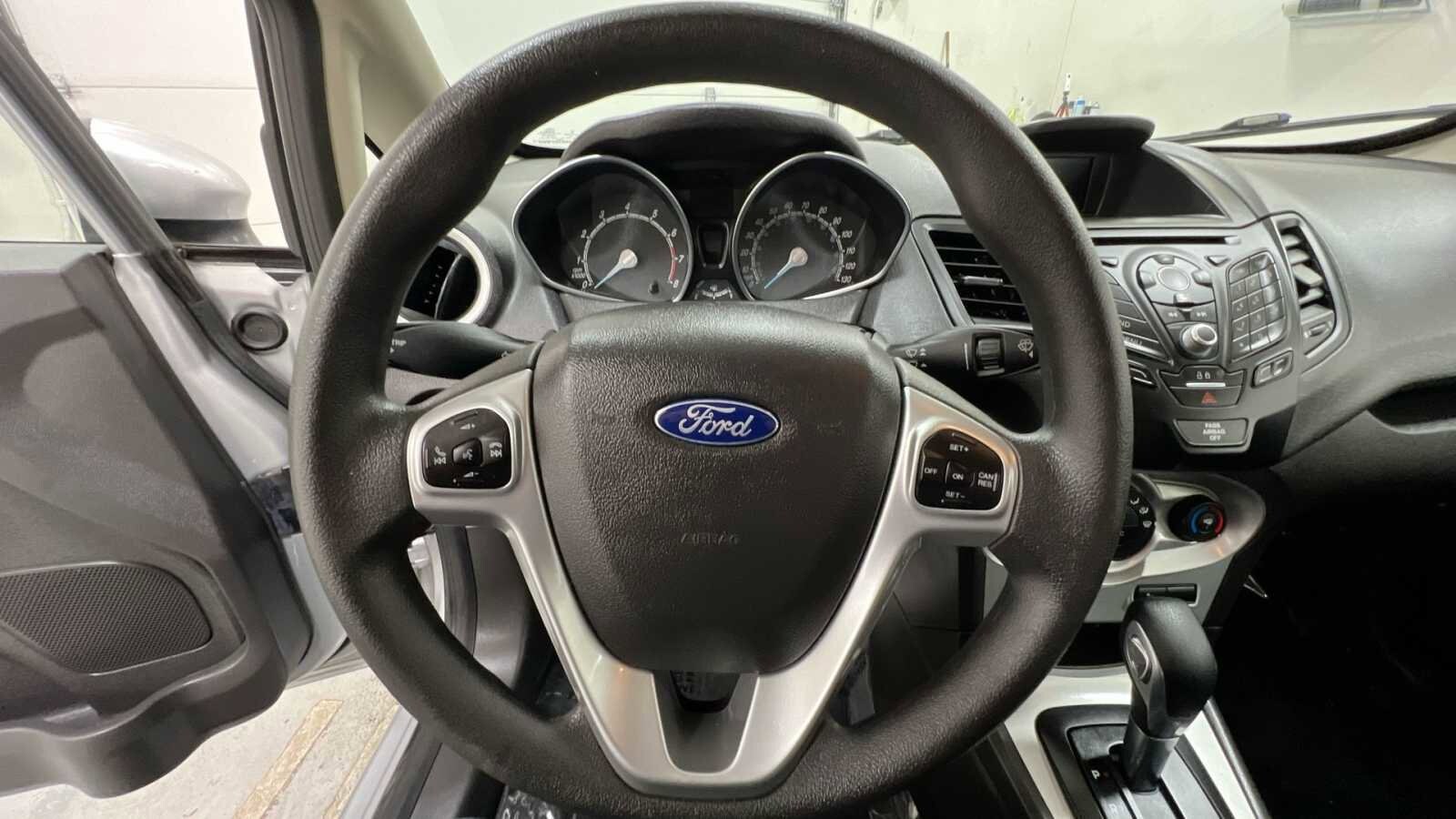 2018 Ford Fiesta SE 16