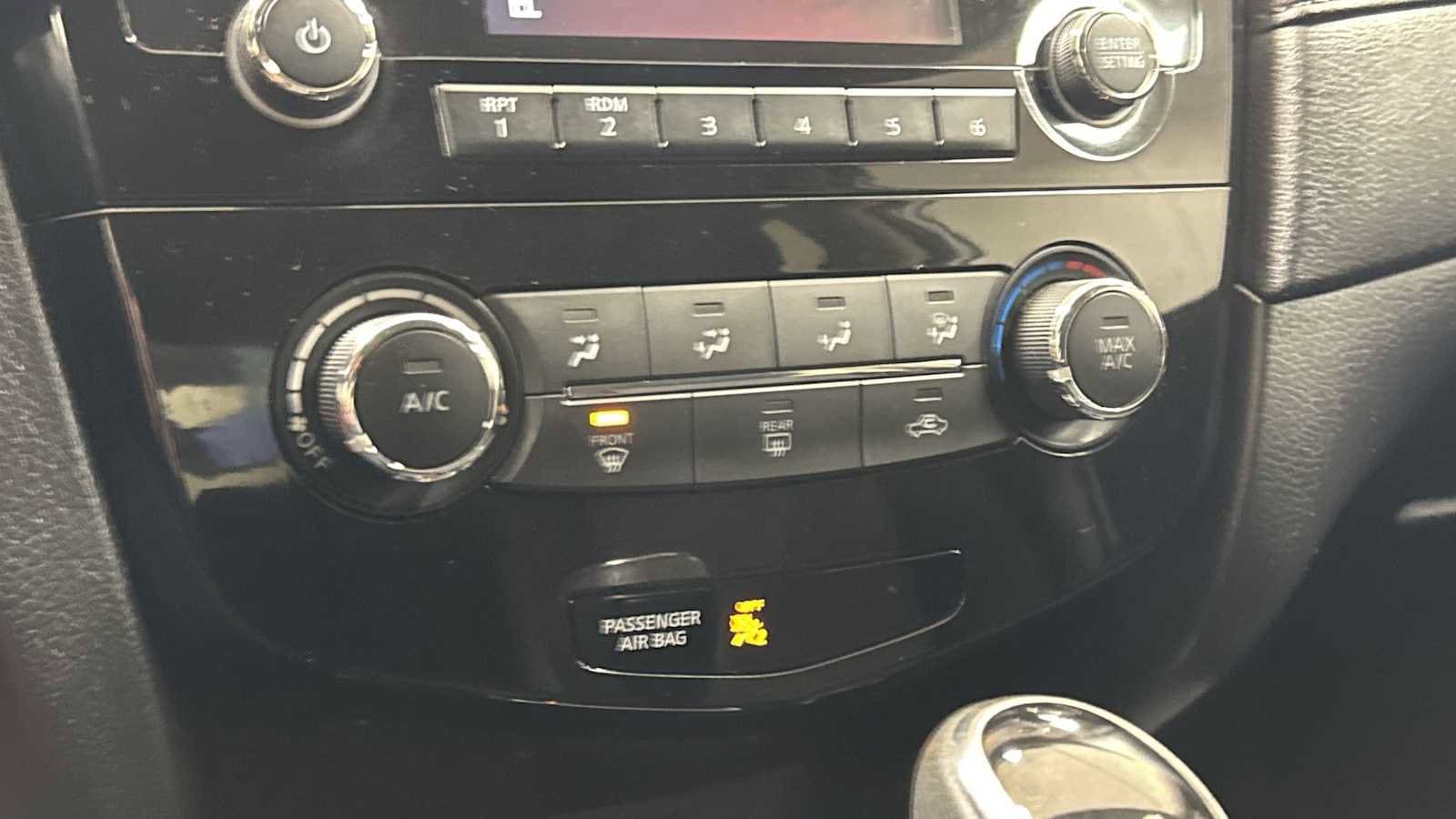 Thumbnail: 2017 Nissan Rogue - 20