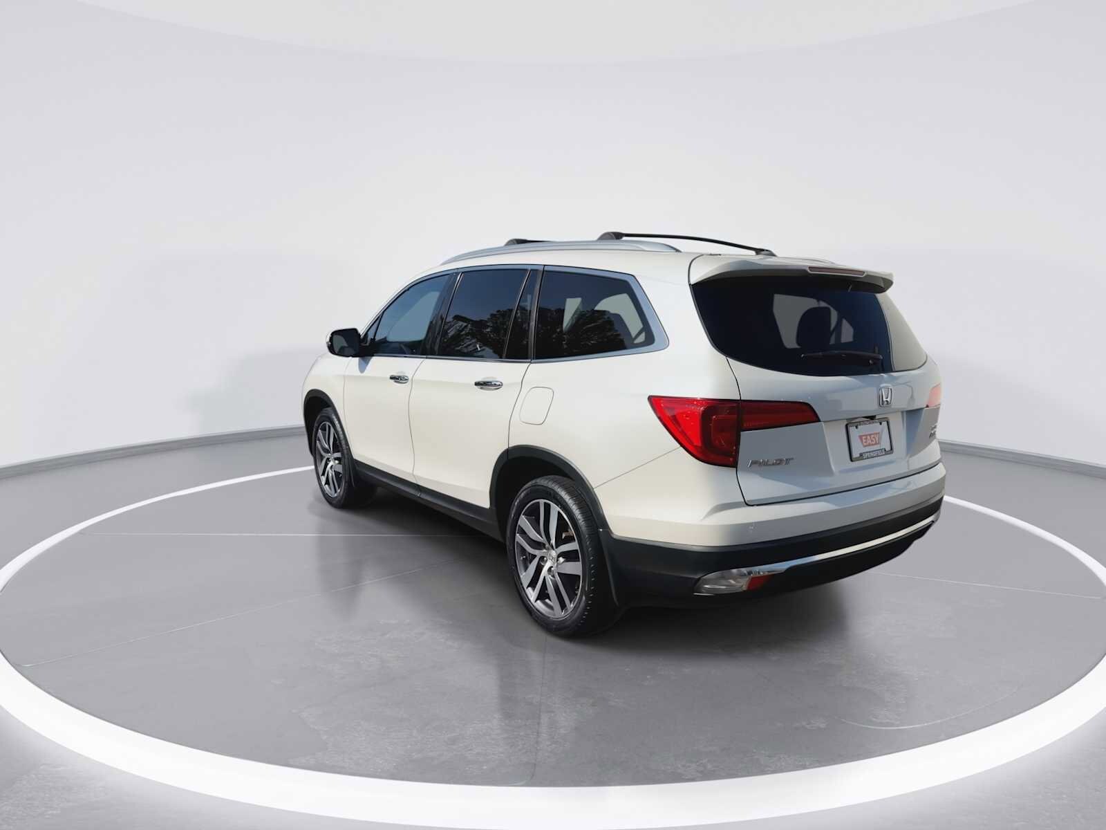 Thumbnail: 2017 Honda Pilot - 6