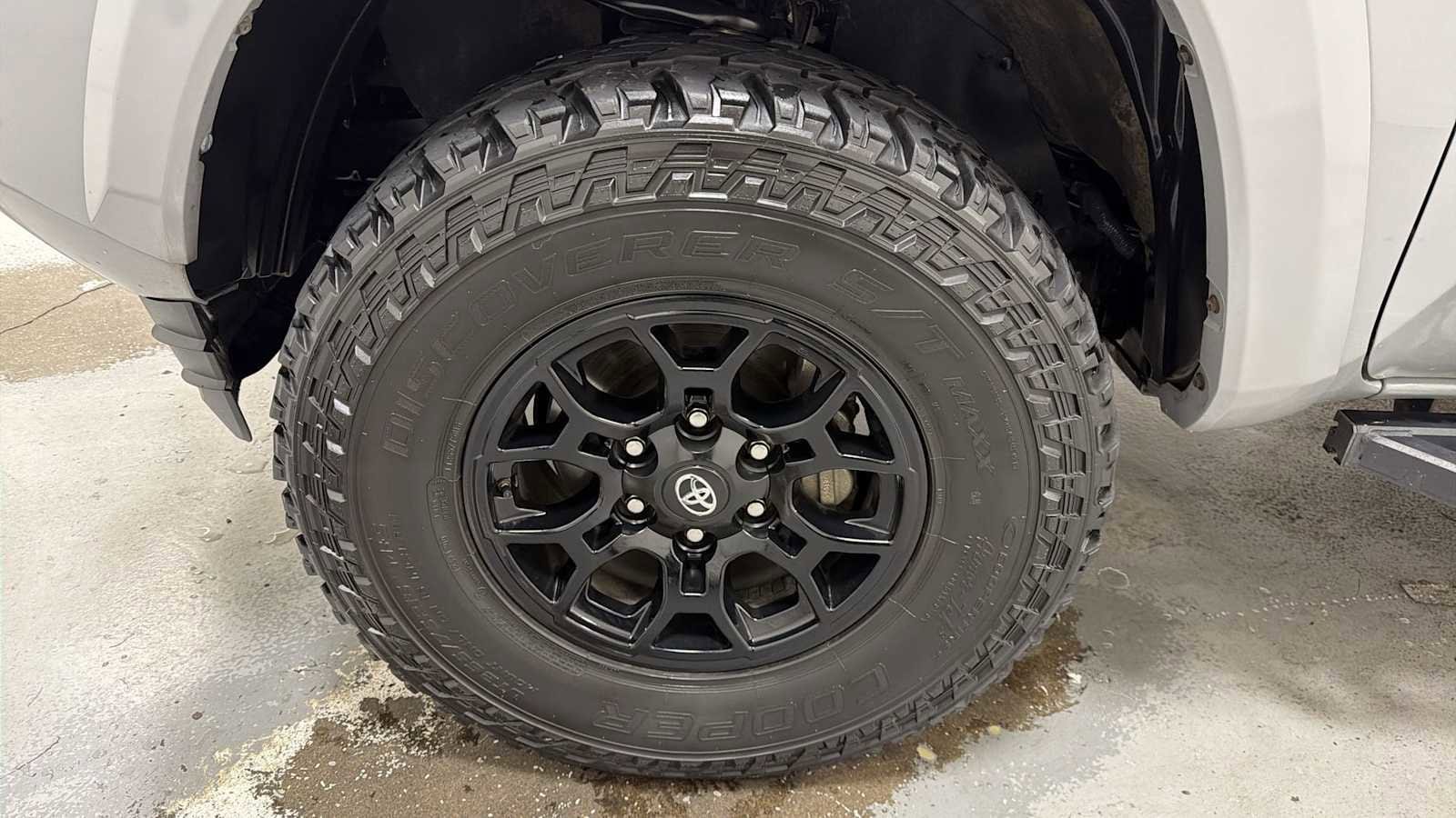 Thumbnail: 2020 Toyota Tacoma - 10