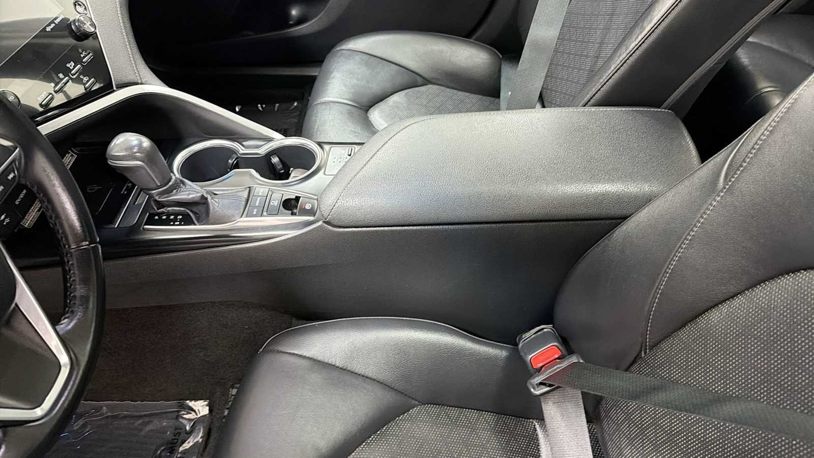 Thumbnail: 2018 Toyota Camry - 23