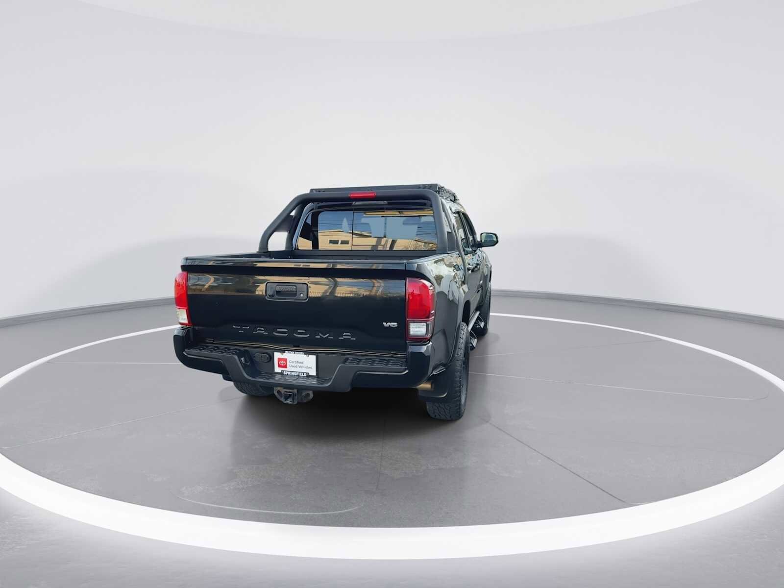 Thumbnail: 2018 Toyota Tacoma - 7