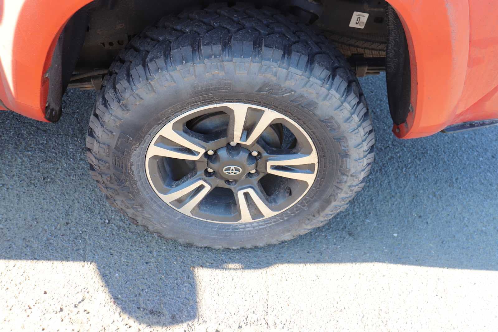 Thumbnail: 2018 Toyota Tacoma - 9