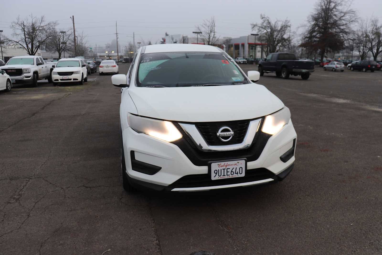 Thumbnail: 2017 Nissan Rogue - 3