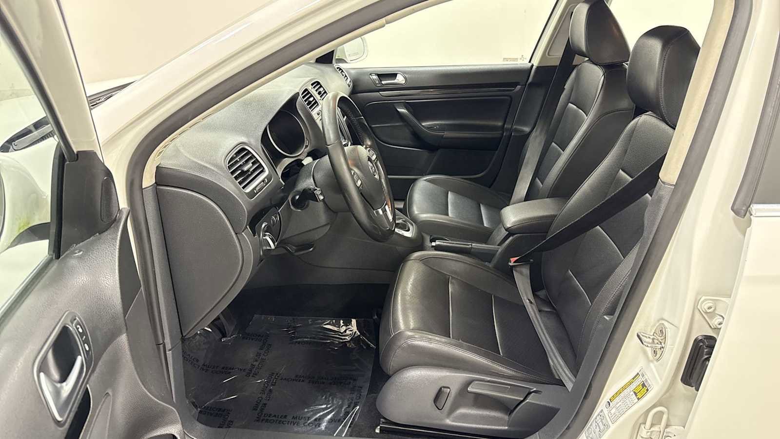 Thumbnail: 2011 Volkswagen Jetta - 13