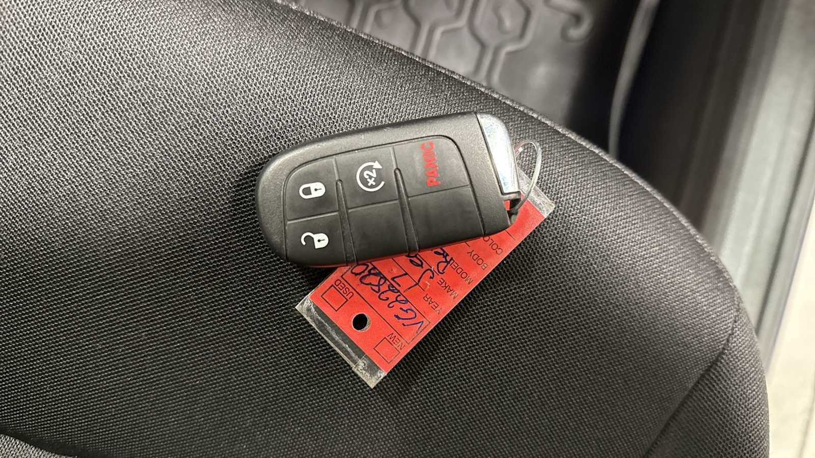 Thumbnail: 2017 Jeep Renegade - 31