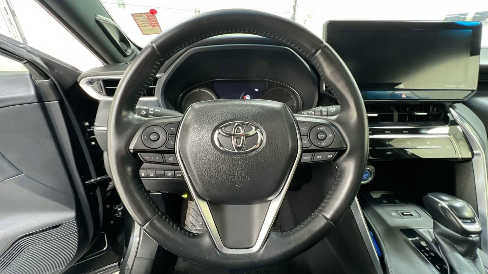 Thumbnail: 2021 Toyota Venza - 16