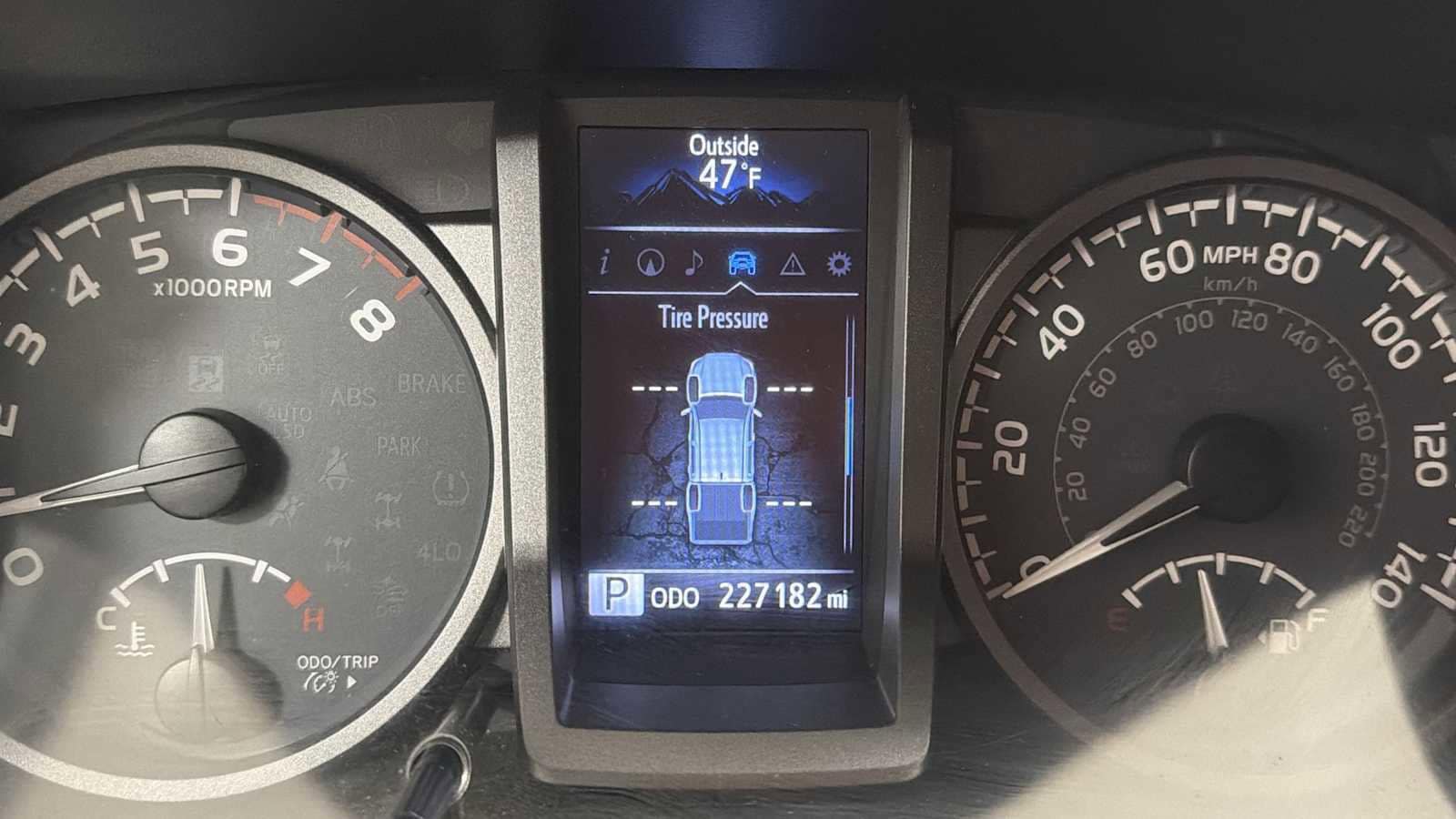 Thumbnail: 2018 Toyota Tacoma - 17