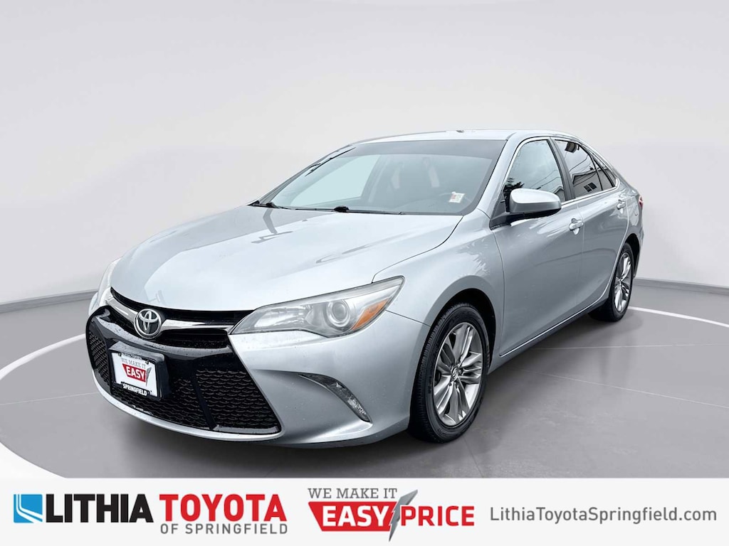 Used 2016 Toyota Camry SE Sedan