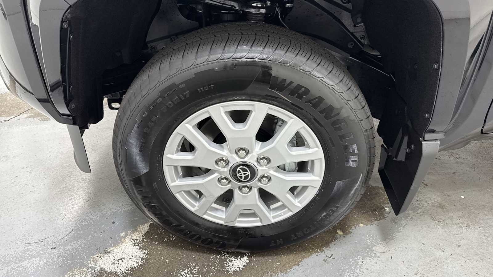 Thumbnail: 2025 Toyota Tacoma - 10