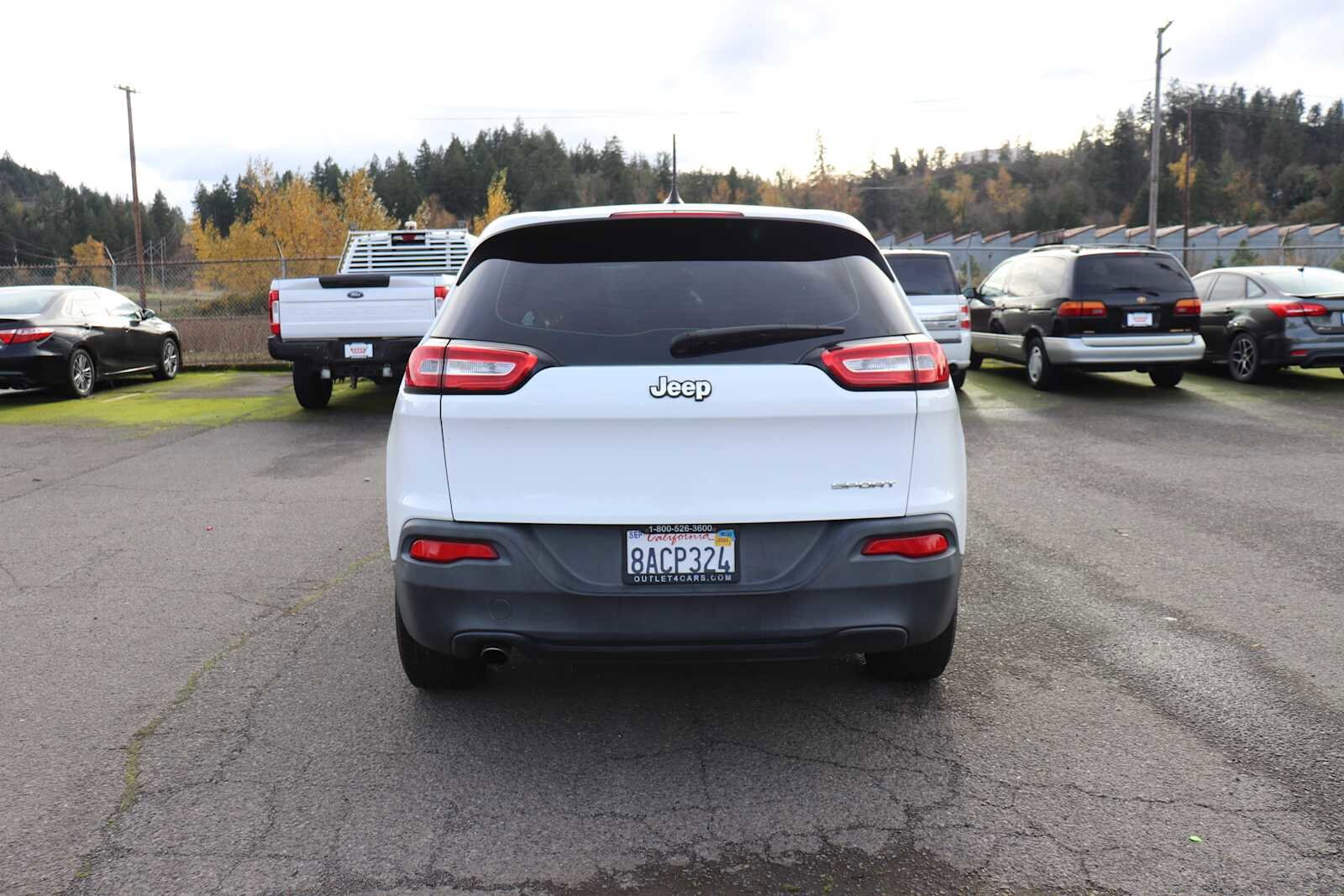 Thumbnail: 2017 Jeep Cherokee - 6