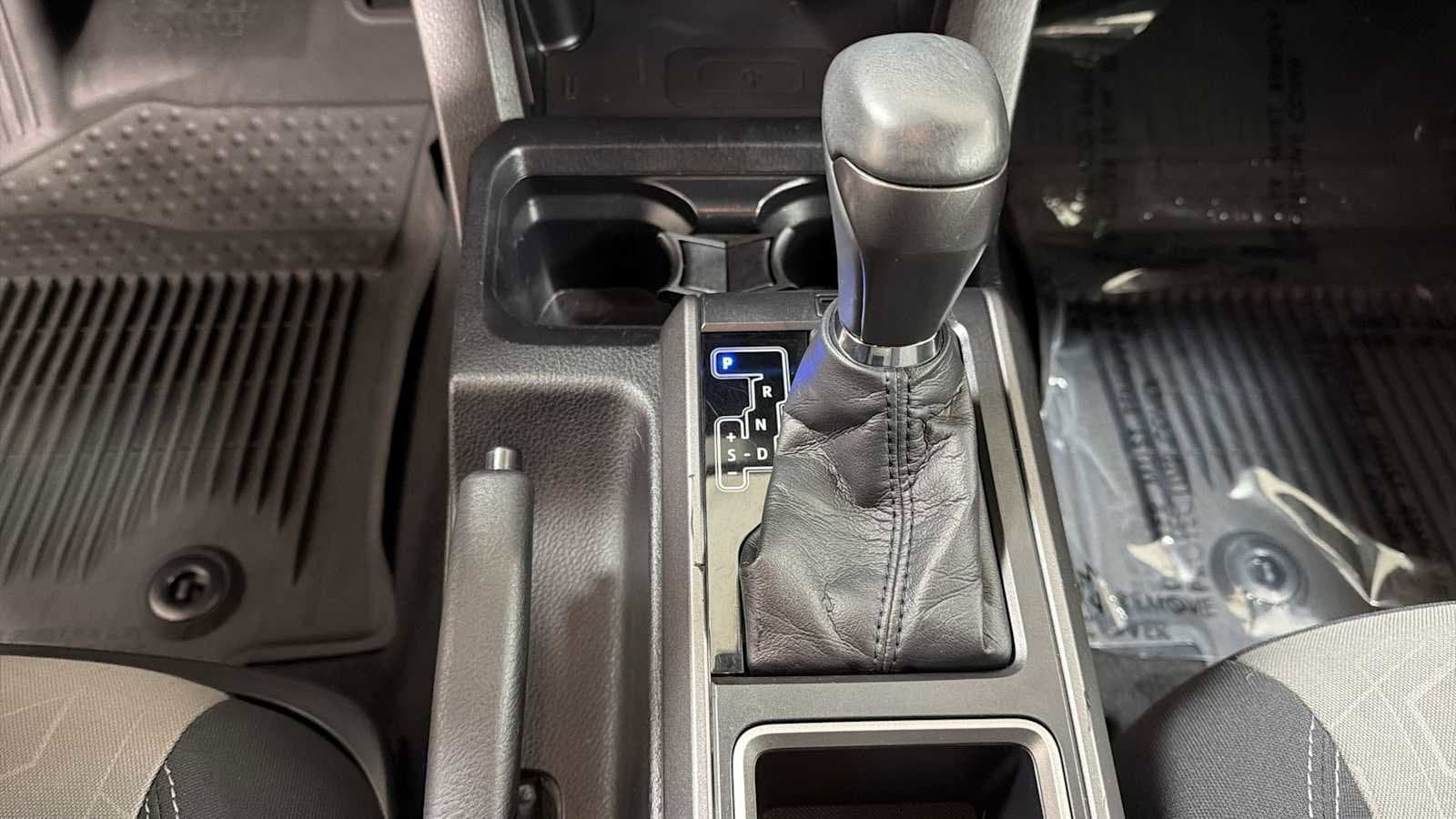Thumbnail: 2021 Toyota Tacoma - 21