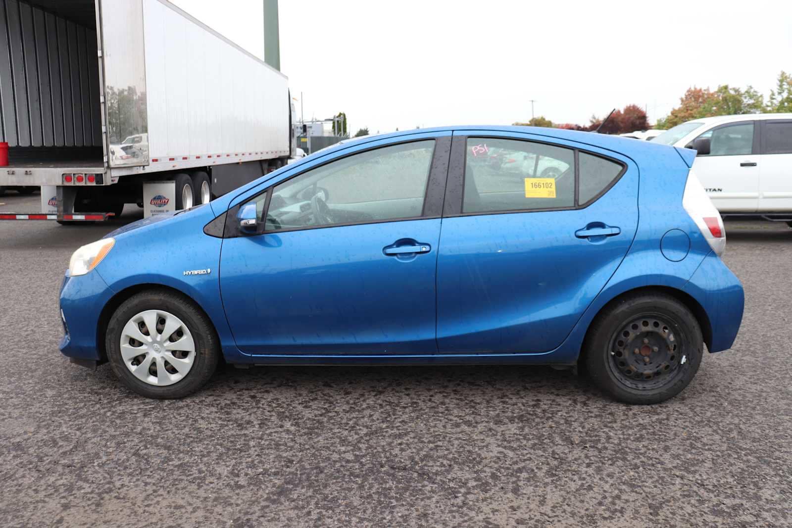 Thumbnail: 2012 Toyota Prius c - 8