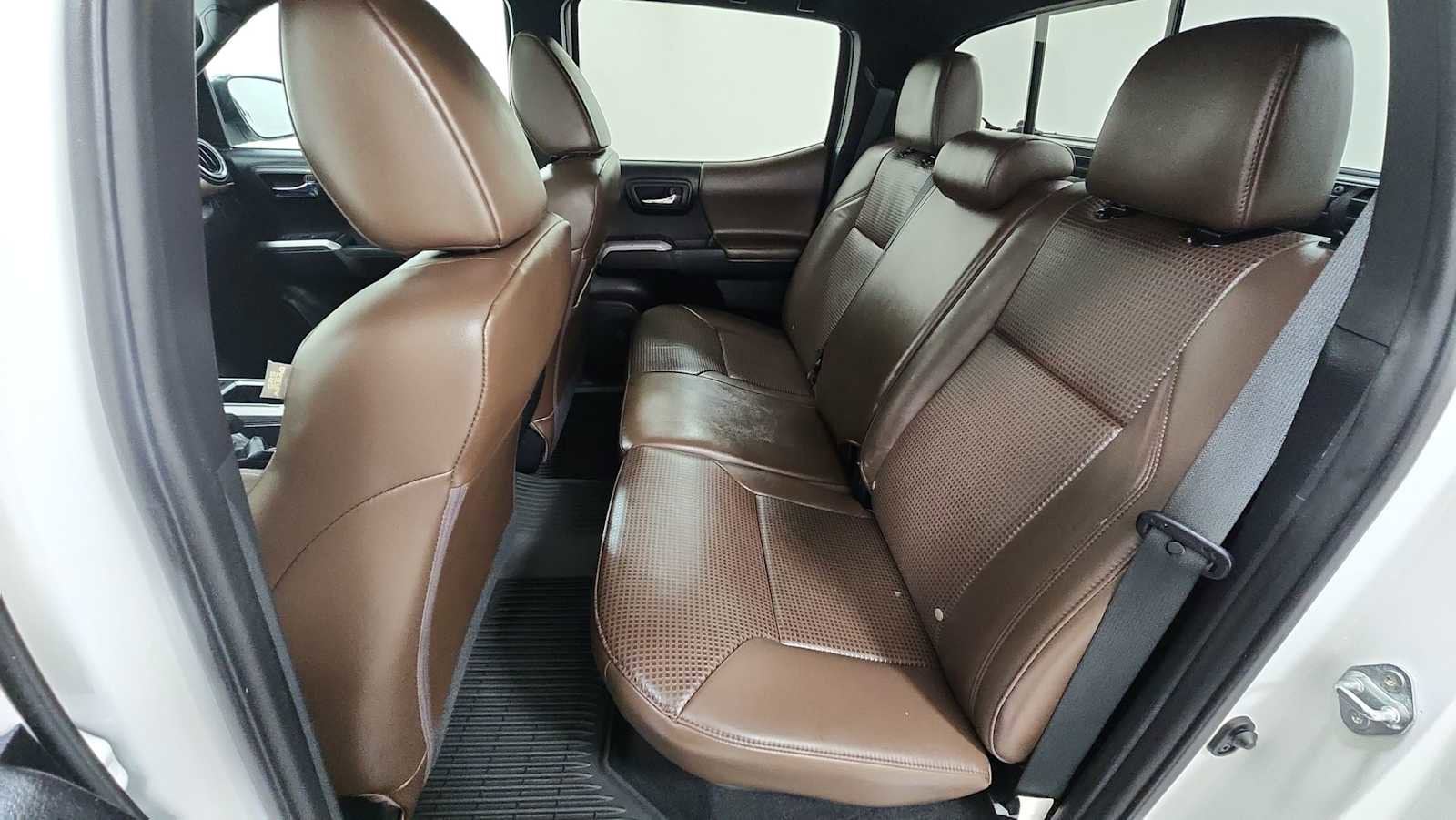 Thumbnail: 2021 Toyota Tacoma - 25