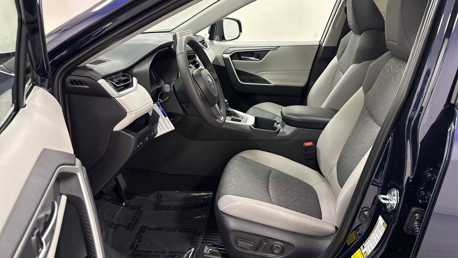 Thumbnail: 2025 Toyota RAV4 - 13