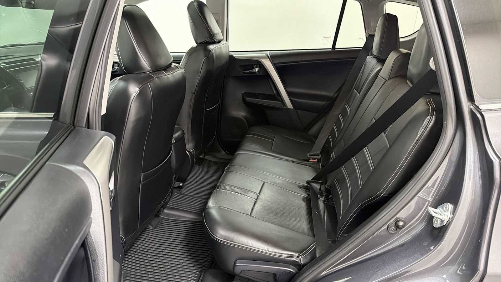 Thumbnail: 2017 Toyota RAV4 - 25