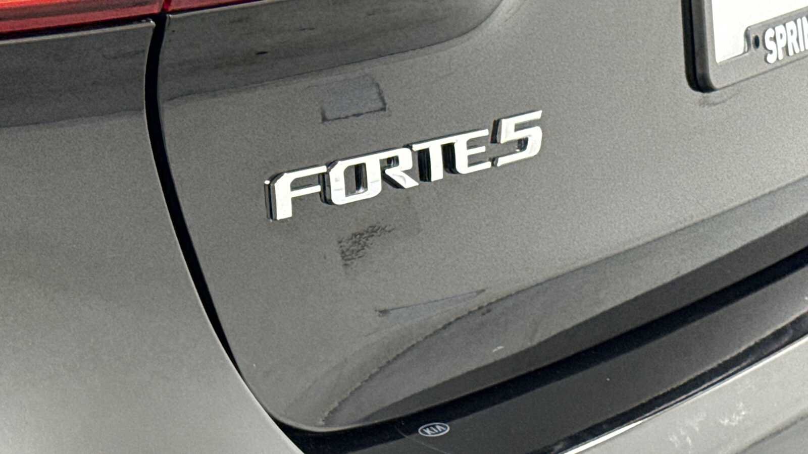 Thumbnail: 2017 Kia Forte - 28