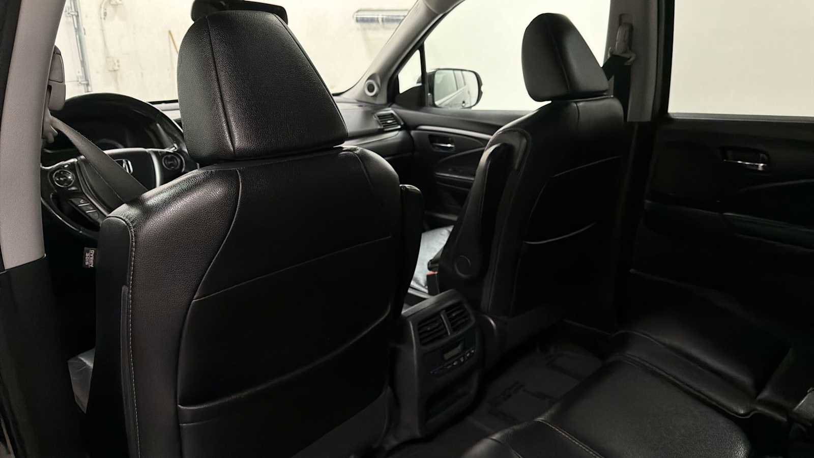 Thumbnail: 2017 Honda Pilot - 26